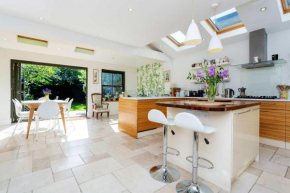 Veeve - Chiswick Family Home